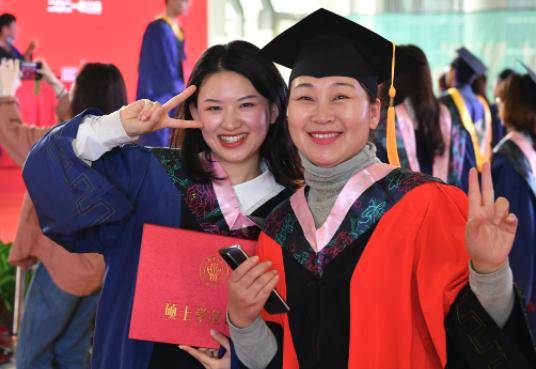 东华大学本科生
